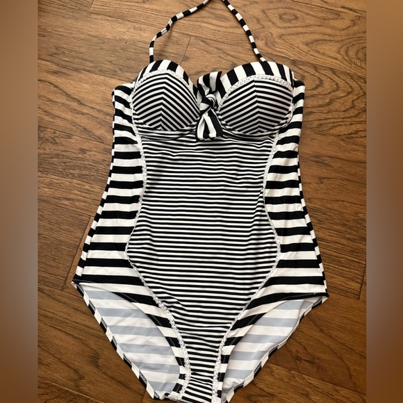 NWT - Belsira Neck-holder Candy Striped Vintage Style Swimsuit (BLACK/WHITE) - Picture 4 of 13